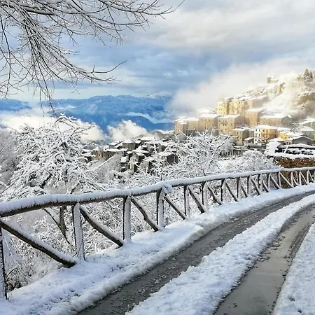 펜션 La Casetta Montefegatesi